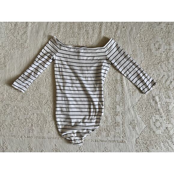 Express One Eleven Black and White Striped Body Suit Boat Neck Pre-Owned - Picture 8 of 11